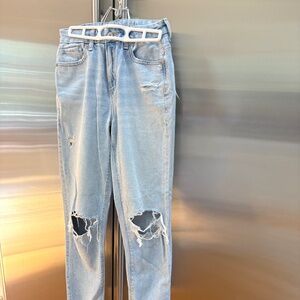 AMERICAN EAGLE RIPPED FADED JEANS SIZE 00